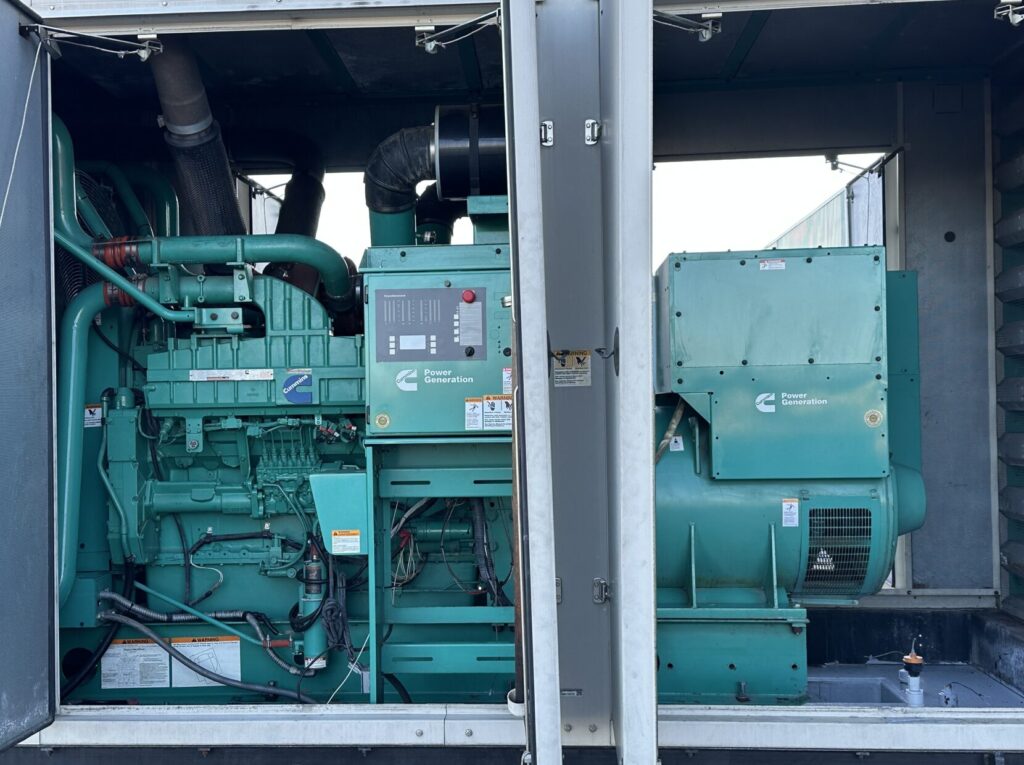 Outdoor shot of Cummins DQFAA Standby Diesel Generator - Tier 2 with Tier 2 emissions compliance for mobile jobsite power