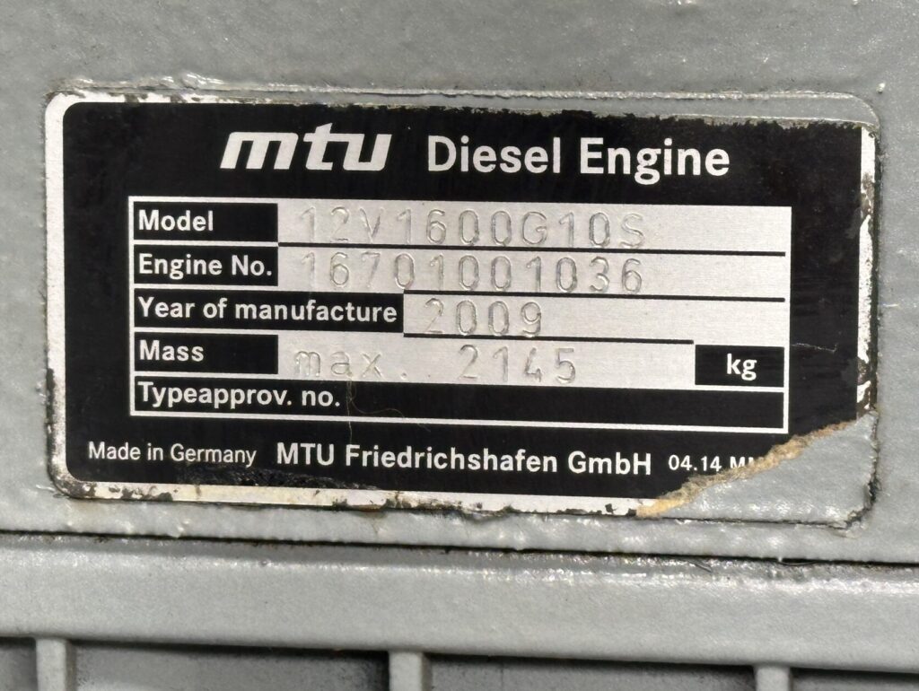 Side view of MTU DS550 Standby Diesel Generator - Tier 2 with Tier 2 emissions compliance for industrial backup power